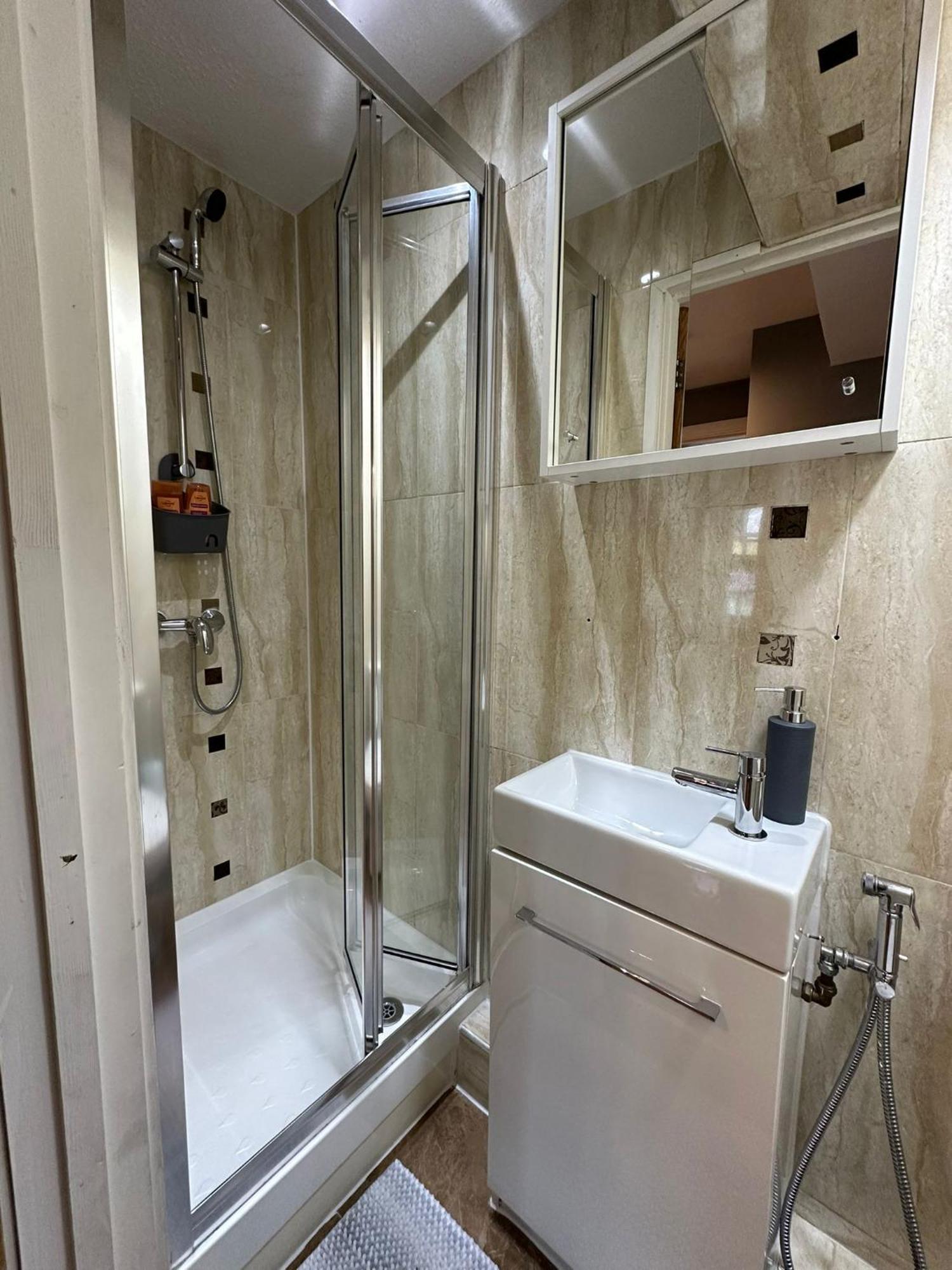 Lovely 2 Bedrooms Apartment Londen Buitenkant foto